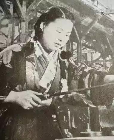 二战时期，日本女人到底有多疯狂？她们做的恶比男兵还多